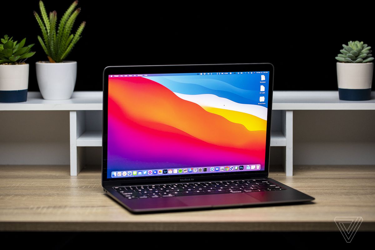 best apple laptop for college students 2021
